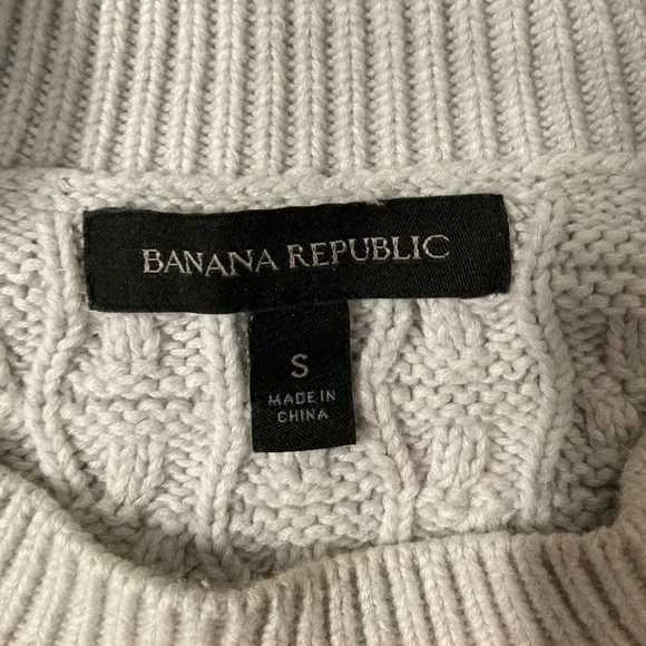 Banana Republic Women’s Small Beige Cable Knit Sweater - Picture 3 of 5